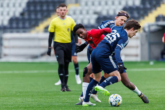 Örgrytes Ibrahim Ahmed mot Utsiktens Robin Book