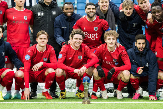 FC Helsingörs spelarna jublar