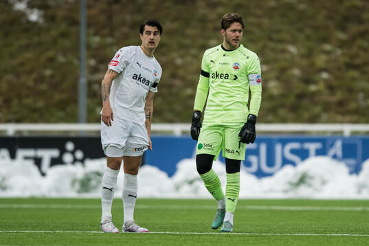 Helsingborgs Jon Birkfeldt och målvakt Kalle Joelsson