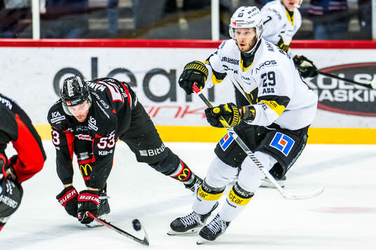 Nybros Jesper Mångs och Västerås Eric Engstrand