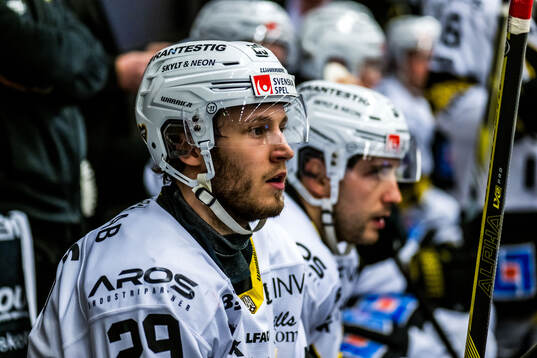 Västerås Eric Engstrand och Konstantin Komarek deppar