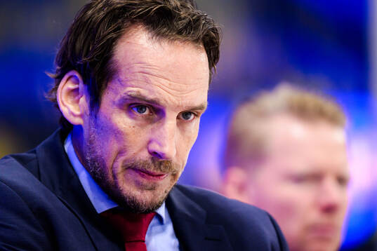 Head coach Patrick Fischer of Switzerland looks dejected