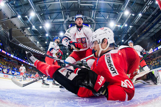 Martin Jandus of Czech Republic ands André Heim of