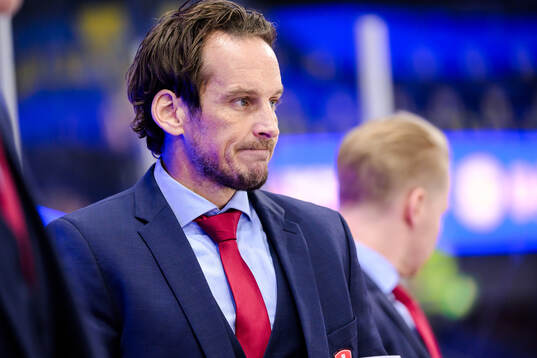 Head coach Patrick Fischer of Switzerland looks dejected