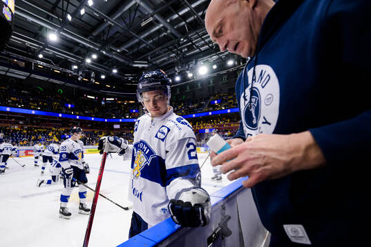 Sampo Ranta of Finland with baby powder
