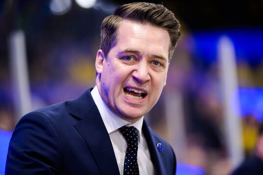 Head coach Sam Hallam of Sweden