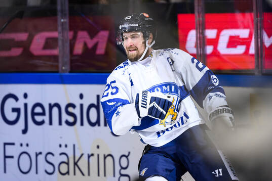 Pekka Jormakka of Finland celebrates