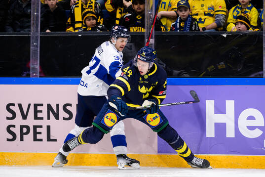 Eemil Erholtz of Finland and Victor Ejdsell of Sweden