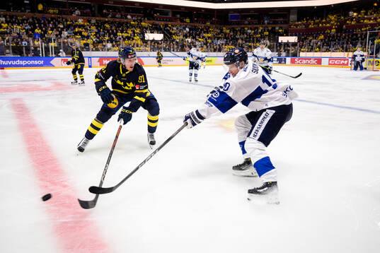 Marcus Sylvegård of Sweden and Eemeli Suomi of Finland