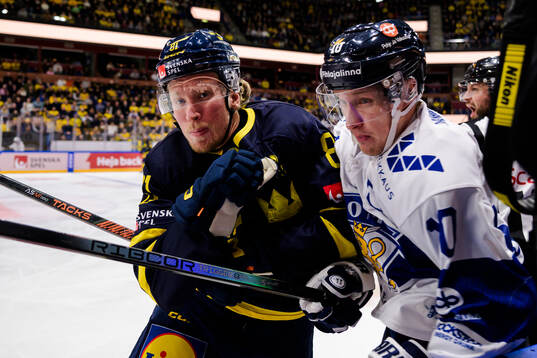 Marcus Sylvegård of Sweden and Eemeli Suomi of Finland
