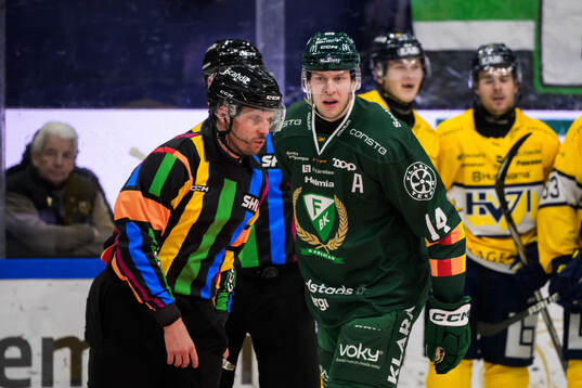 Färjestads Victor Ejdsell deppar