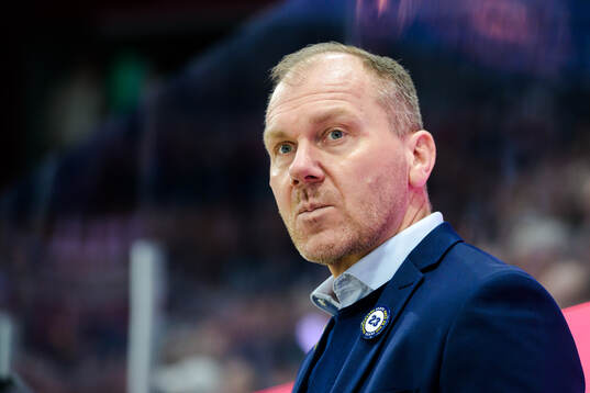 HV71s tränare Johan Lindbom
