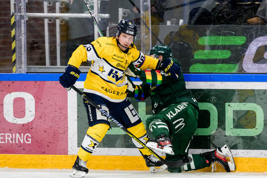 HV71s Kalle Maalahti och Färjestads Per Åslund
