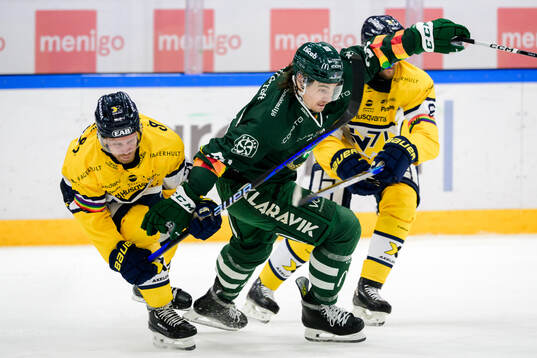 HV71s Mattias Tedenby och Färjestads David Tomasek