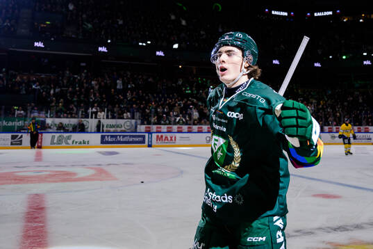 Färjestads Liam Öhgren jublar