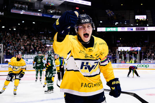 HV71s Henrik Borgström jublar