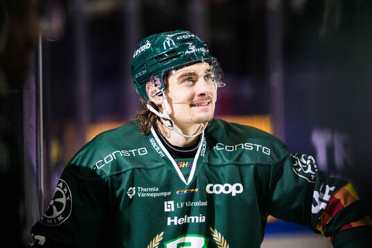 Färjestads David Tomasek jublar