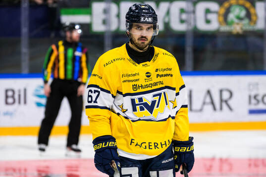 HV71s Oliwer Kaski deppar