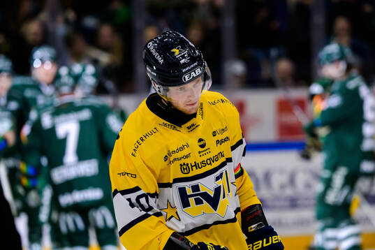 HV71s Oskar Stål-Lyrenäs deppar