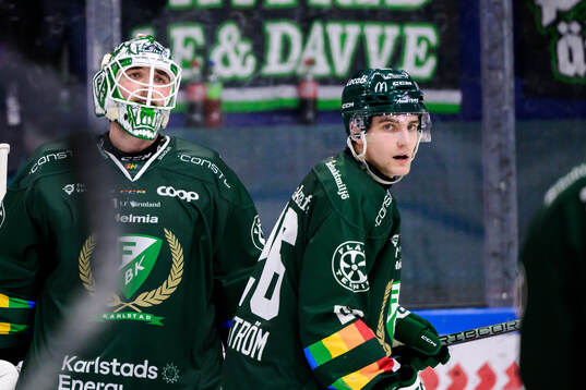 Färjestads målvakt Maxime Lagacé och Joel Nyström jublar