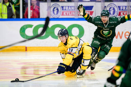 HV71s Henrik Borgström och Färjestads Michael Lindqvist