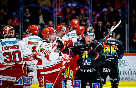 MoDos Sebastian Ohlsson och Örebros William Wikman