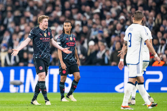 Kevin De Bruyne of Manchester City reacts