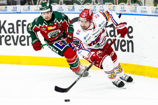 Frölundas Isac Born och Timrås Elmeri Eronen