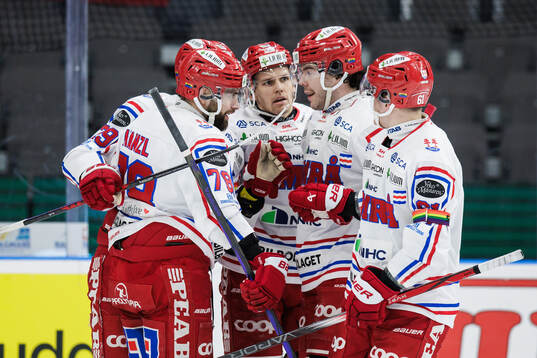 Timrås Filip Hållander jublar