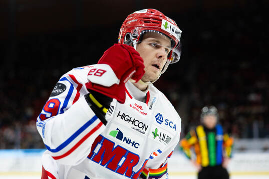 Timrås Filip Hållander jublar