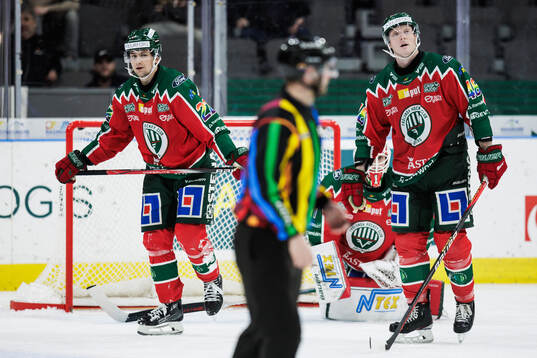 Frölundas Linus Nässen och Carl Klingberg deppar