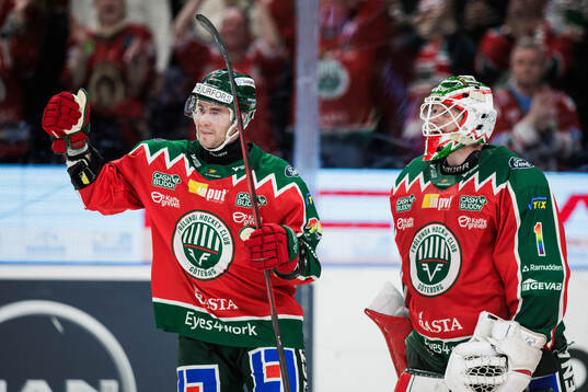 Frölundas Mikael Ruohomaa och målvakt Lars Johansson