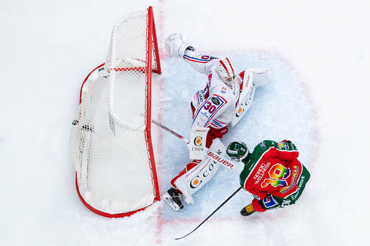 Frölundas Mikael Ruohomaa sätter