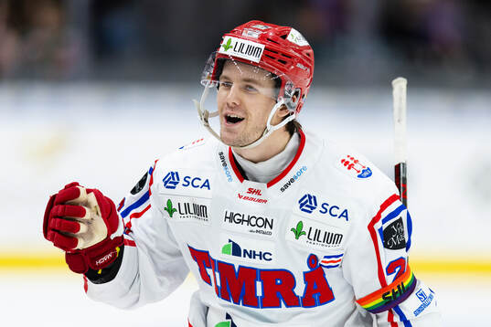 Timrås Filip Hållander jublar