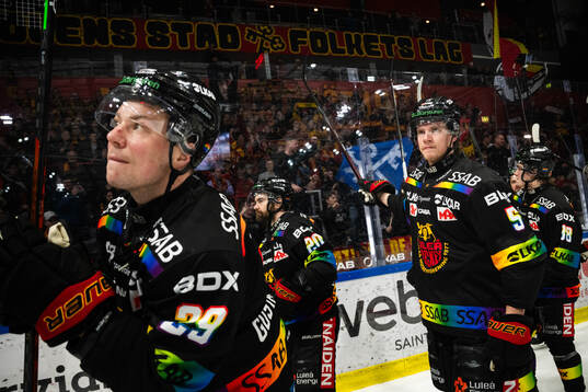Luleås Erik Gustafsson och Marcus Hardegård jublar