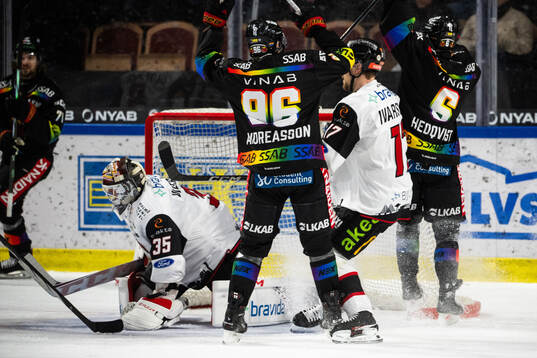 Luleås Pontus Andreasson och Isac Hedqvist jublar