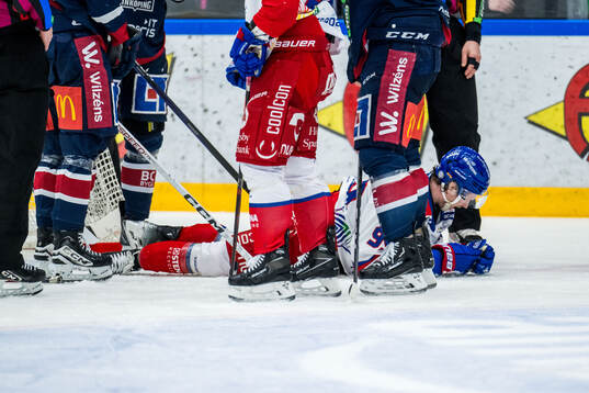 Oskarshamns Nick Olesen har ont