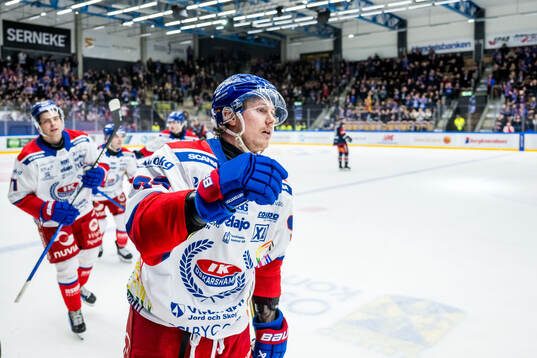 Oskarshamns Nick Olesen jublar
