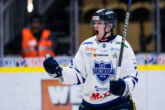 Karlskogas Eskild Bakke Olsen jublar