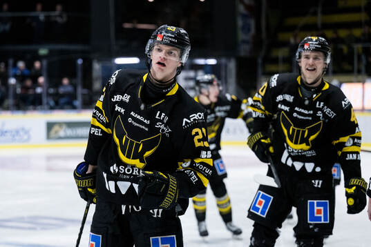 Västerås Adam Hofbauer jublar