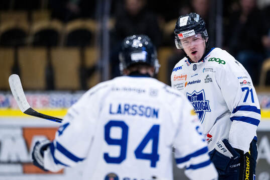 Karlskogas Eskild Bakke Olsen jublar