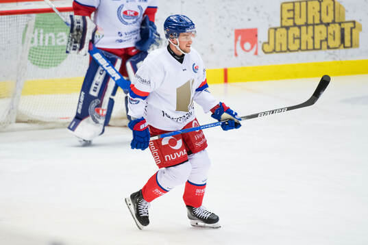 Oskarshamns Rasmus Bengtsson  innan ishockeymatchen i SHL