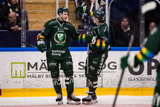 Färjestads Per Åslund jublar