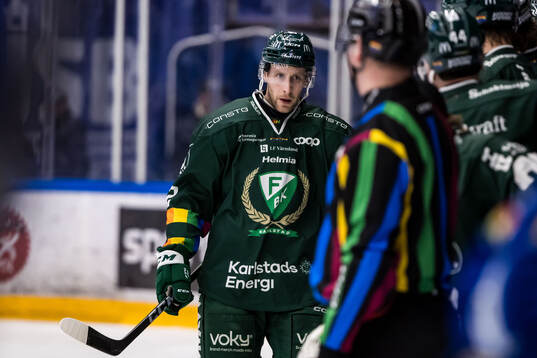 Färjestads Per Åslund jublar