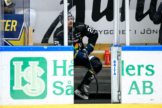 HV71s André Petersson deppar