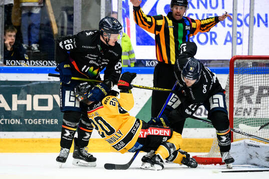 Luleås Jack Connolly och HV71s Tommi Tikka