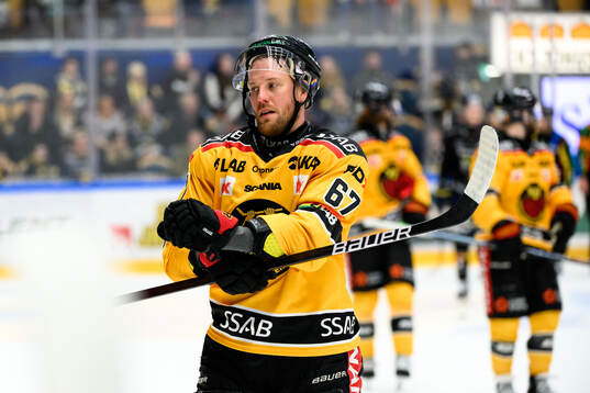 Luleås Linus Omark deppar