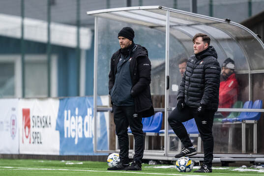 Tränare Andreas Holmberg och assisterande tränare Jesper