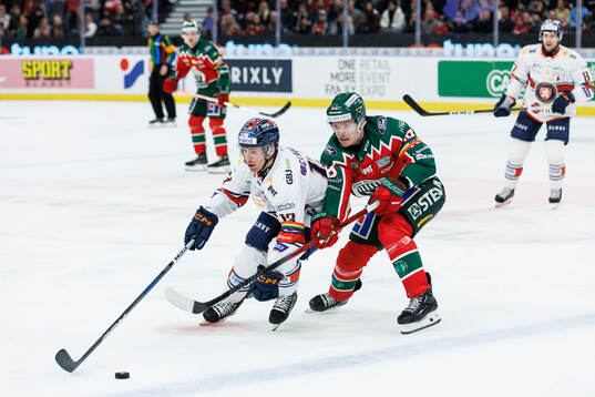 Växjös Dylan McLaughlin och Frölundas Linus Öberg
