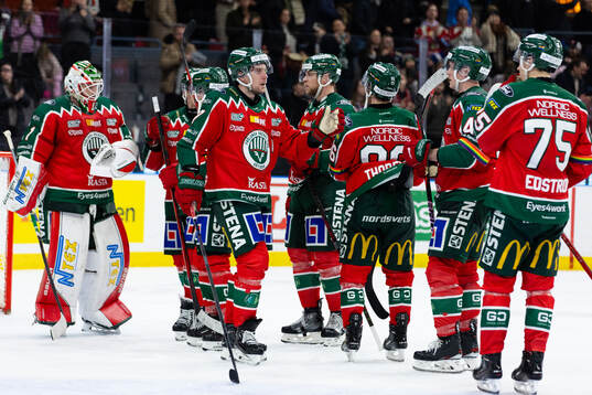 Frölundas spelare jublar